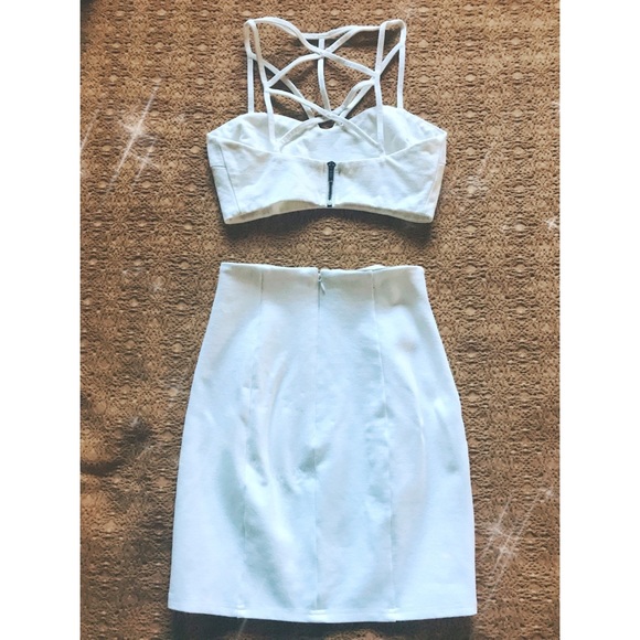 Skirt and Crop Top Set - Picture 2 of 4